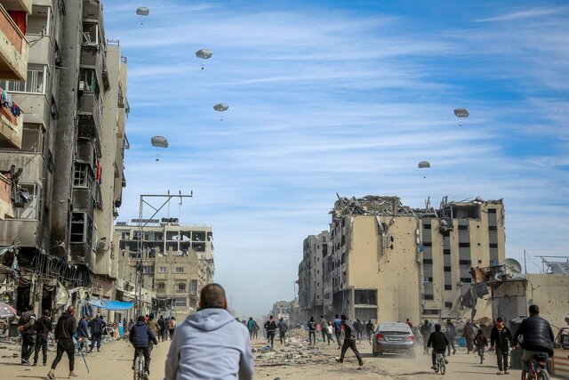 «سوژه‌هایی برای عکاسی»؛ تنها کارکرد اقدام نمایشی آمریکا برای مردم غزه