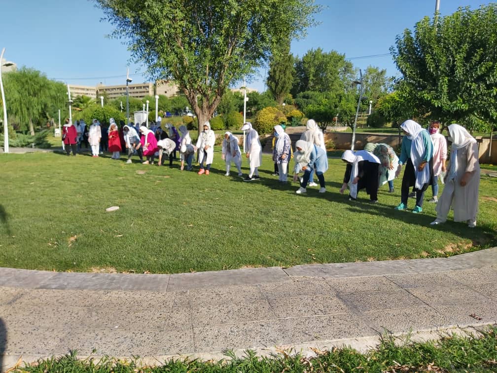 پاکسازی پارک اکباتان توسط بانوان ورزشکار اکباتان
