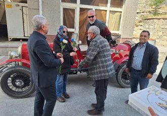 جهانگردان استرالیایی با خودروی ۱۰۰ ساله به ایران آمدند
