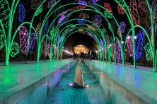 تونل نوری در پیاده راه باغ فردوس اجرا شد
